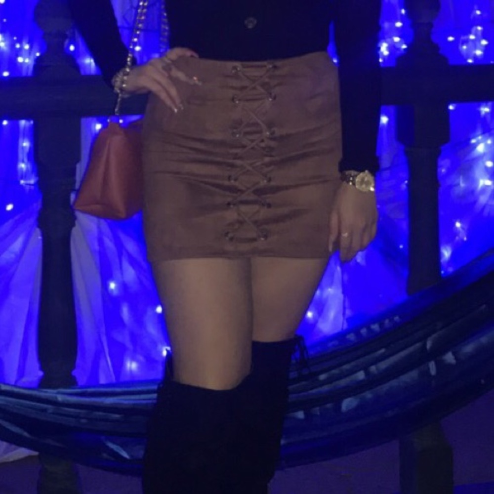 Skirt - Picture 2 of 2